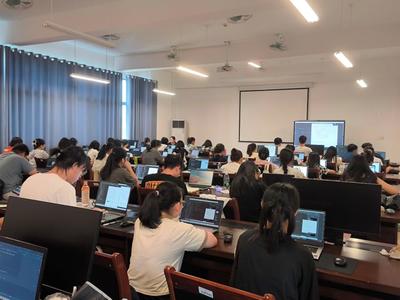 實踐出真知，磨礪長才干——數學與統計學院實踐周系列活動助推教育與信息技術融合發展